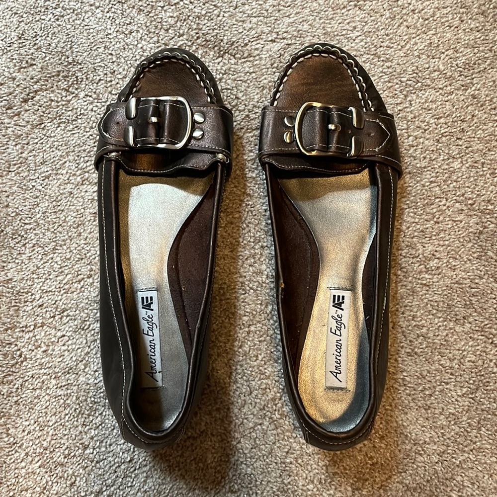 American Eagle women’s shoes.  Size 9.  Color - brown/bronze. Good condition.